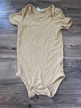 Kyte Baby honey short sleeve bodysuit